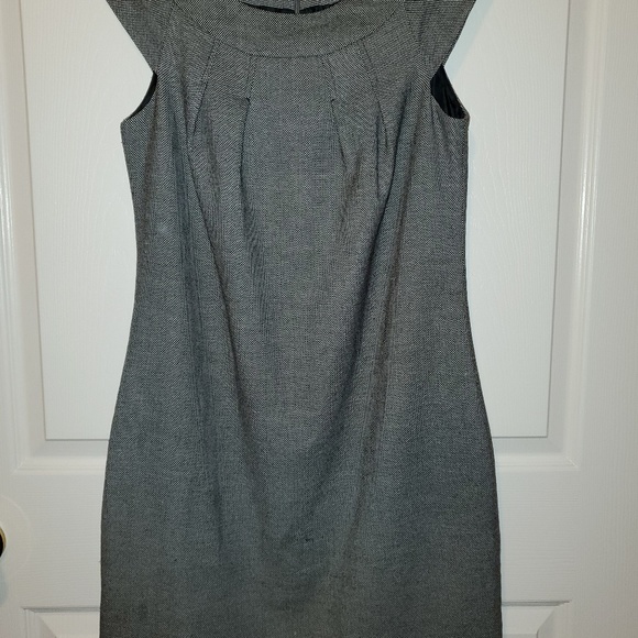 Calvin Klein Sheath Dress - Size 4 - Picture 1 of 4